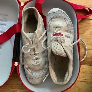 Nfinity vengeance cheerleading sneakers